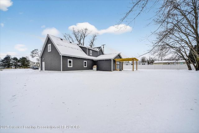 1532 N Eifert Road, Holt, MI 48842