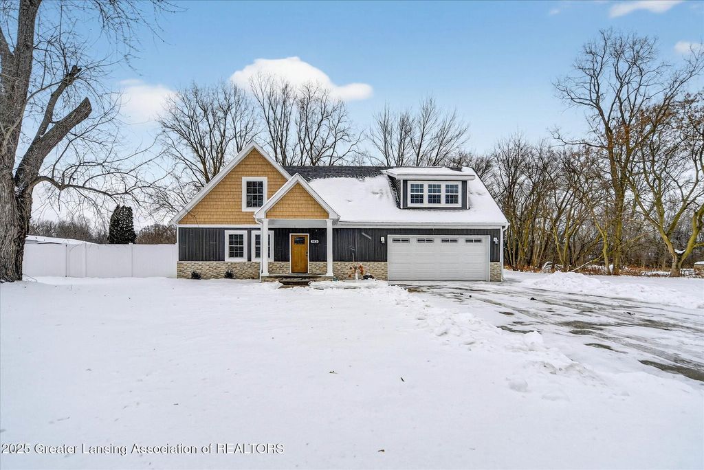 1532 N Eifert Road, Holt, MI 48842