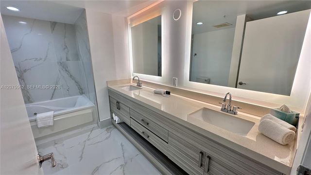 17375 Collins Avenue 2003, Sunny Isles Beach, FL 33160