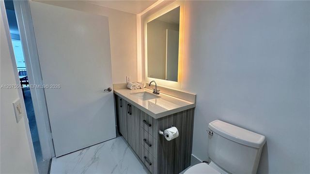 17375 Collins Avenue 2003, Sunny Isles Beach, FL 33160