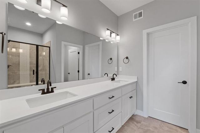 25050 W 94th Terrace, Lenexa, KS 66227