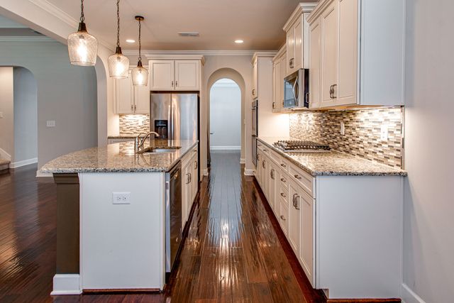 9810 Glenmore Ln, Brentwood, TN 37027