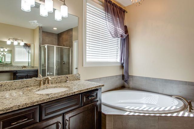9810 Glenmore Ln, Brentwood, TN 37027