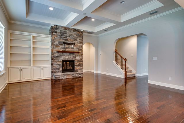 9810 Glenmore Ln, Brentwood, TN 37027