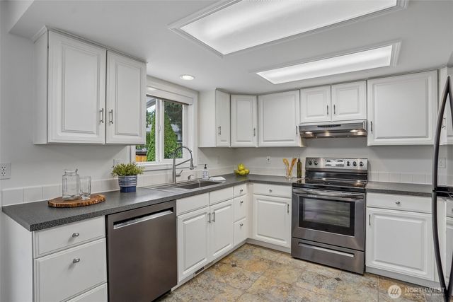 1213 N Frace Street, Tacoma, WA 98406