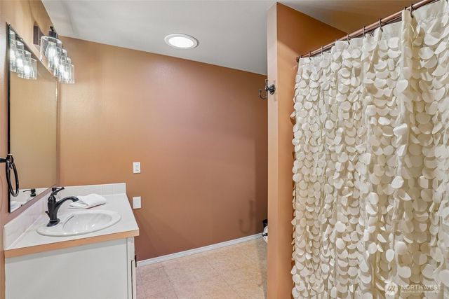 1213 N Frace Street, Tacoma, WA 98406