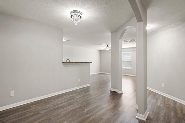 12201 Seacrest Lane, Texas City, TX 77568