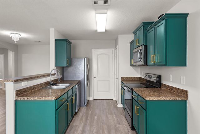 12201 Seacrest Lane, Texas City, TX 77568