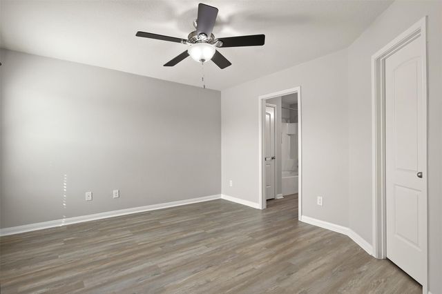 12201 Seacrest Lane, Texas City, TX 77568