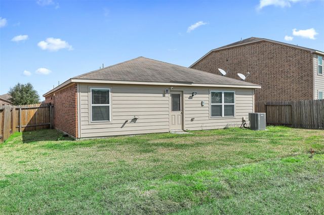 12201 Seacrest Lane, Texas City, TX 77568