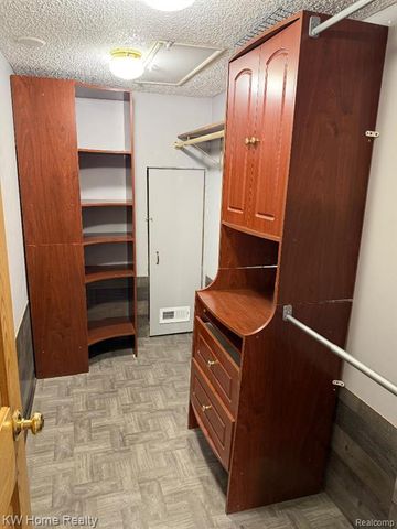 22160 Averhill Street, Farmington Hills, MI 48336