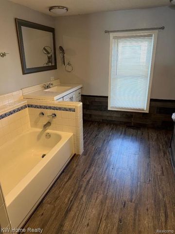 22160 Averhill Street, Farmington Hills, MI 48336