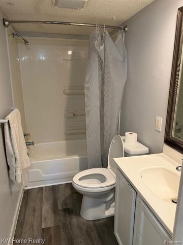 22160 Averhill Street, Farmington Hills, MI 48336