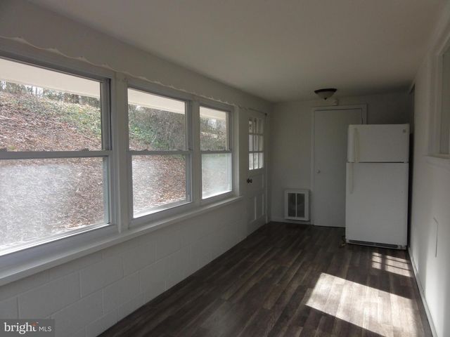 7029 WOODLEY LN, Falls Church, VA 22042