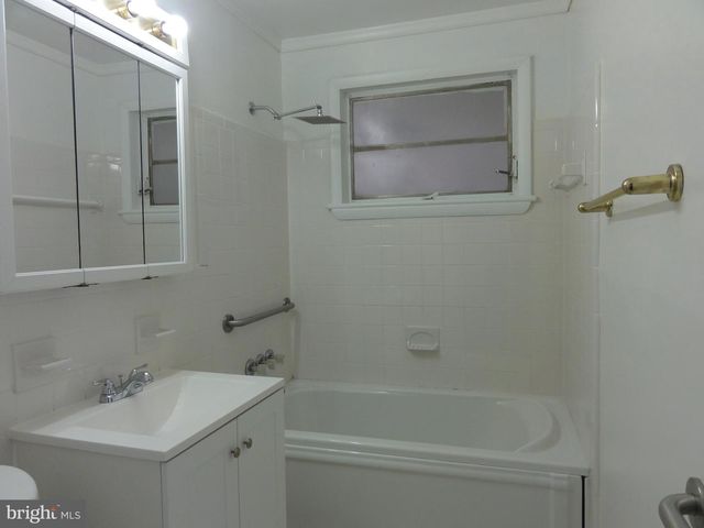 7029 WOODLEY LN, Falls Church, VA 22042