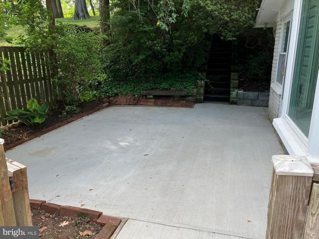 7029 WOODLEY LN, Falls Church, VA 22042