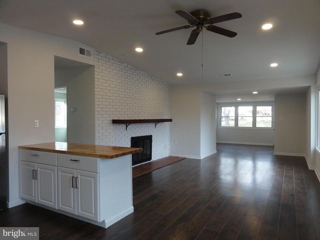 7029 WOODLEY LN, Falls Church, VA 22042