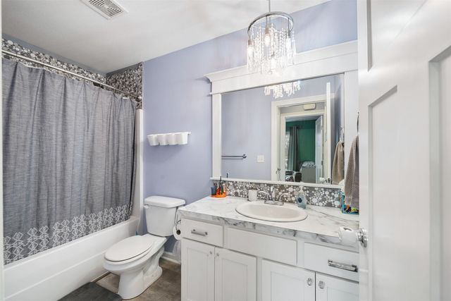 1902 E Highridge St, Park City, KS 67219