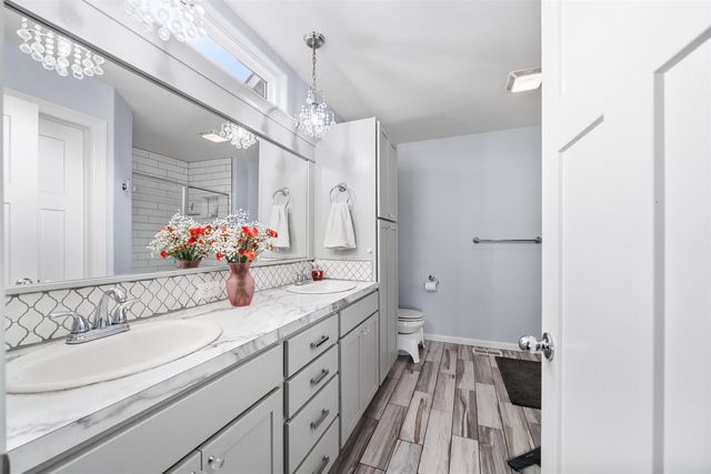 1902 E Highridge St, Park City, KS 67219