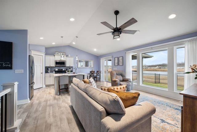 1902 E Highridge St, Park City, KS 67219