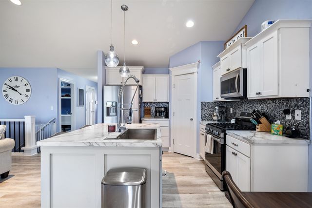 1902 E Highridge St, Park City, KS 67219