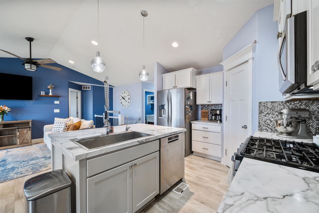 1902 E Highridge St, Park City, KS 67219