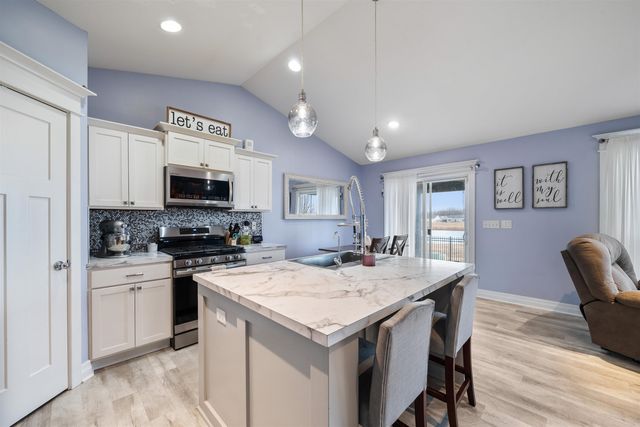 1902 E Highridge St, Park City, KS 67219