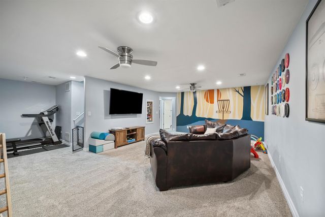 1902 E Highridge St, Park City, KS 67219