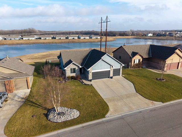 1902 E Highridge St, Park City, KS 67219