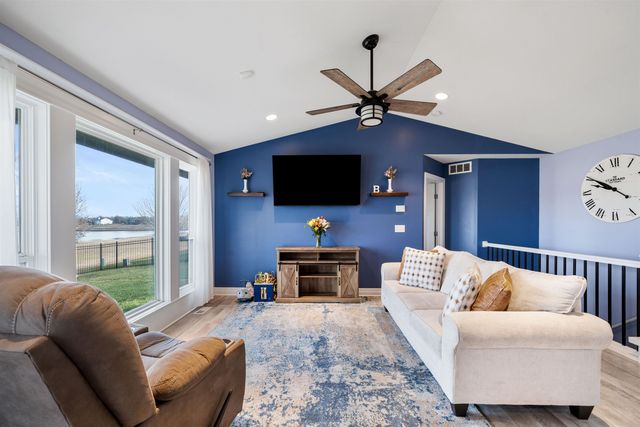 1902 E Highridge St, Park City, KS 67219