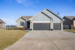 1902 E Highridge St, Park City, KS 67219