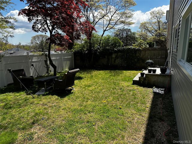 56 Marwood Road N 2nd Fl, Port Washington, NY 11050