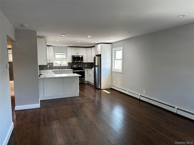 56 Marwood Road N 2nd Fl, Port Washington, NY 11050
