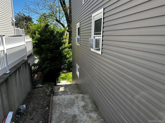 56 Marwood Road N 2nd Fl, Port Washington, NY 11050