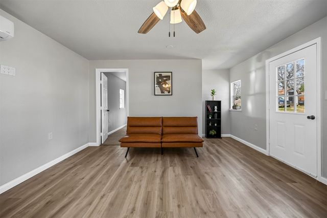 88 Live Oak Street, Alvarado, TX 76009
