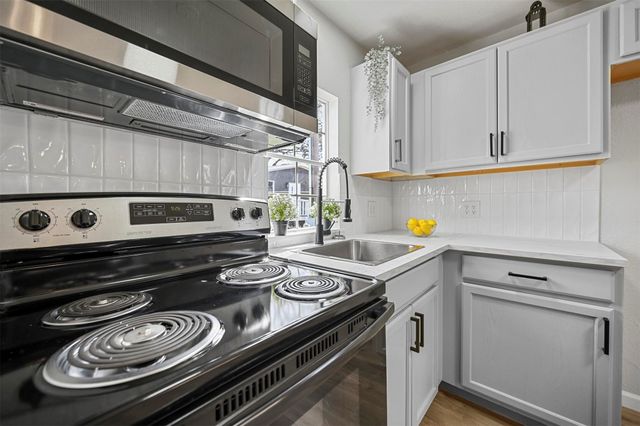 88 Live Oak Street, Alvarado, TX 76009