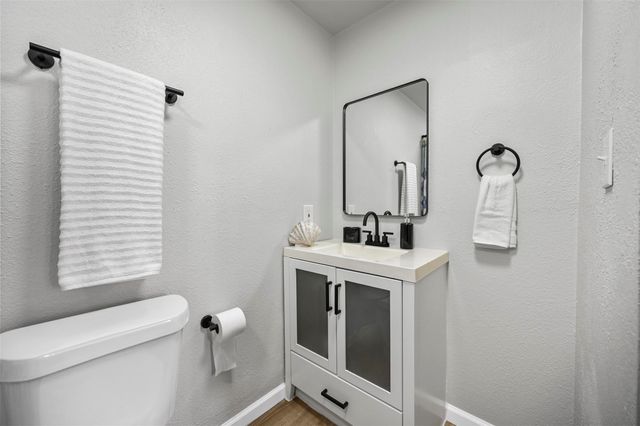 88 Live Oak Street, Alvarado, TX 76009