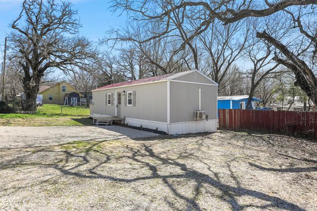 88 Live Oak Street, Alvarado, TX 76009