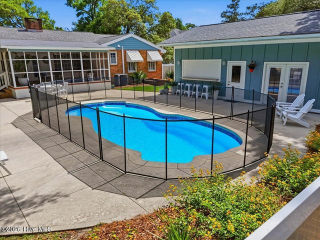207 River Drive, Southport, NC 28461