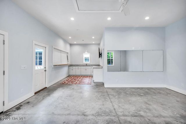 207 River Drive, Southport, NC 28461
