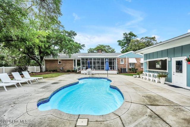 207 River Drive, Southport, NC 28461