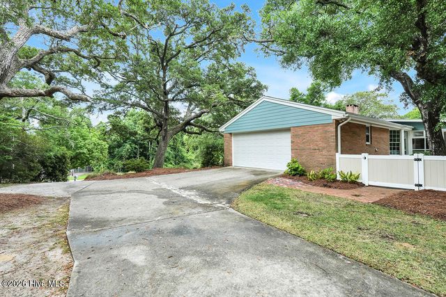 207 River Drive, Southport, NC 28461