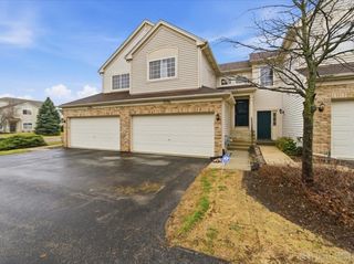 209 Nicole Drive B, South Elgin, IL 60177