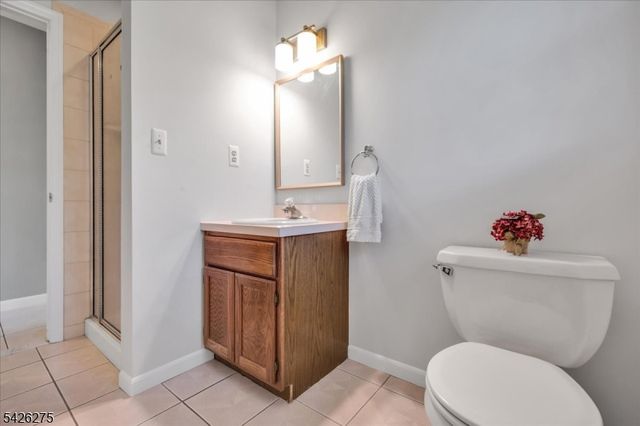 25 Solomon Dr, Bridgewater Twp., NJ 08807