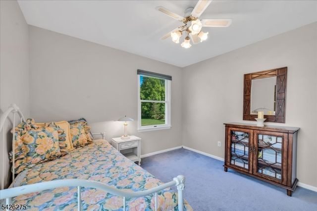 25 Solomon Dr, Bridgewater Twp., NJ 08807