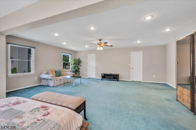 25 Solomon Dr, Bridgewater Twp., NJ 08807