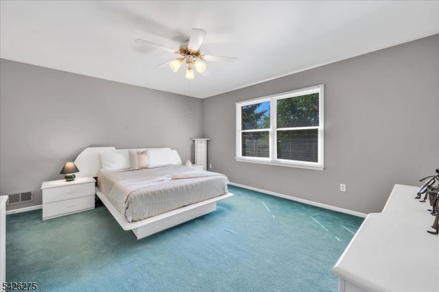 25 Solomon Dr, Bridgewater Twp., NJ 08807