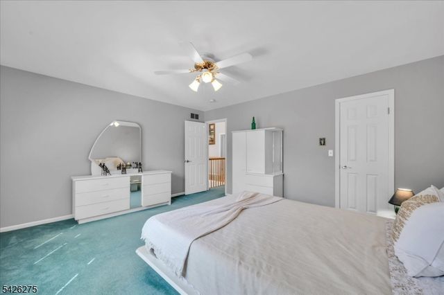 25 Solomon Dr, Bridgewater Twp., NJ 08807