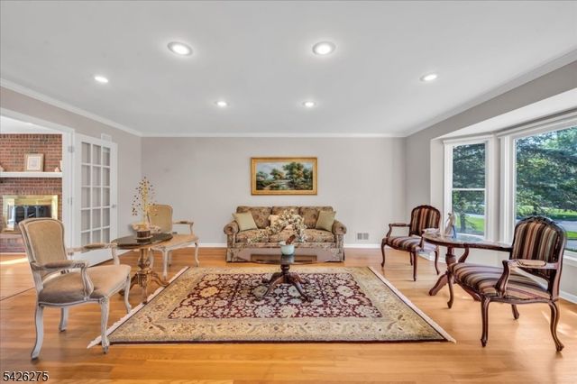 25 Solomon Dr, Bridgewater Twp., NJ 08807