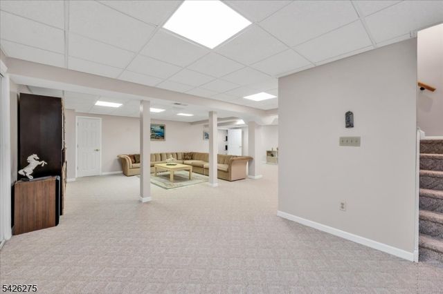 25 Solomon Dr, Bridgewater Twp., NJ 08807